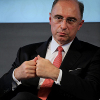 LSEs Rolet stands down after damaging power struggle