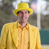 How to Create Perfect Customer Experiences (and Find Your Yellow Tux) With Jesse Cole