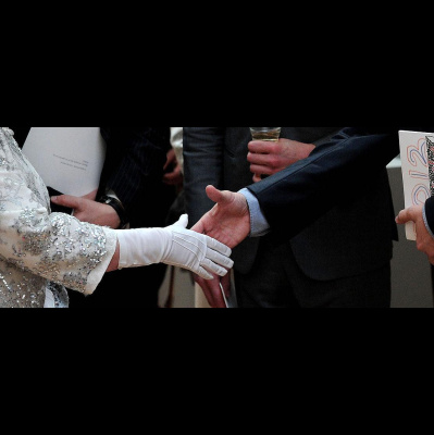 Lukes English Podcast - Learn British English With Luke Thompson