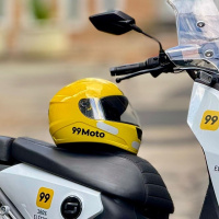Primeiro vem a vida, depois o direito de ir e vir, diz relator sobre mototáxis em SP