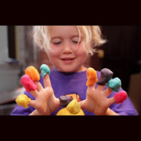 Jogo, brinquedo e brincadeira na perspectiva histórico-cultural