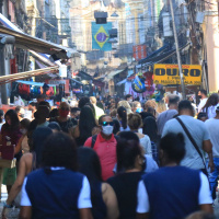 Construção civil e comércio mostram recuperação econômica no Rio setor de serviços ainda sofre