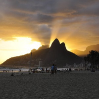 Thalita Rebouças dá a dica certa para o fim de semana: trilha do Morro Dois Irmãos
