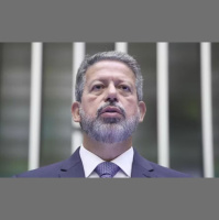Lira discute alternativas para cobrir renúncia de R$ 25 bi com ampliação da isenção do IR