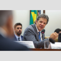 Haddad diz que reforma tributária vai reduzir preço da carne até para os mais ricos
