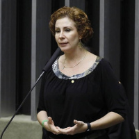 PGR pede prisão preventiva de Carla Zambelli