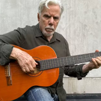 Reginaldo Faria lança o álbum Violão