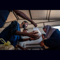 Agência pede abertura de mais passagens de fronteira para conter fome em Gaza