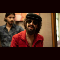 Série resgata trajetória irreverente de Raul Seixas