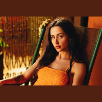 Mariana Nolasco em nova fase com turnê Quero Te Contar