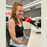 ‘Uma peça que toca na moralidade e ética humana’, diz atriz sobre ‘Vermes Radiantes’