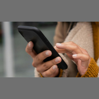 Polícia envia 2 mil alertas sobre celulares roubados e intima usuários entenda