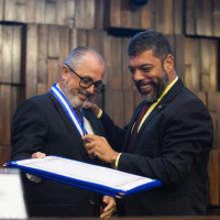 Presidente da FOA recebe medalha Tiradentes na Alerj