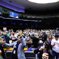 Aprovada proposta que fixa piso salarial de enfermeiros em R$ 4,7 mil