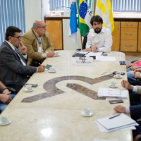 Samuca discute aeroporto com governo estadual