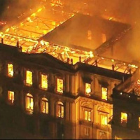 Com a criação da Agência Brasileira de Museus (Abram), a Universidade Federal do Rio de Janeiro (UFRJ) deixará o papel central na reconstrução do Museu. Na Medida Provisória (MP) que cria a agência, a responsabilidade pelas reformas do museu muda de mãos.