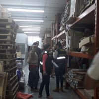 Fiscais do Tribunal Regional Eleitoral do Rio de Janeiro (TRE-RJ) lacraram, uma gráfica, em Piedade, na zona norte do Rio de Janeiro