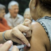 O Brasil assiste em 2018 ao retorno do sarampo, infecção que já foi considerada doença comum na infância décadas antes de ser eliminada do Brasil em meados dos anos 1990
