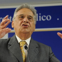 Fernando Henrique Cardoso nega ter recebido propina por meio de reformas