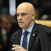 O ministro Alexandre de Moraes, do STF, recebe hoje representantes de empresas multadas por desobedecer ordem do tribunal para liberar estradas bloqueadas durante a greve dos caminhoneiros, em maio deste ano
