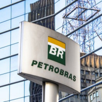 Governo federal estuda alternativas para mudança na política de preços da Petrobras.