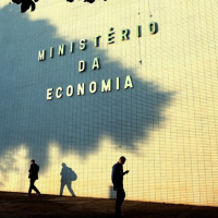 Equipe econômica planeja medidas para tentar aumentar produtividade das empresas