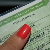 Prazo para pedir 2ª via do título de eleitor fora do domicílio eleitoral termina nesta quarta-feira