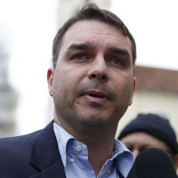 Flávio Bolsonaro diz que há possibilidade de aliança do PSL com o MDB no Senado