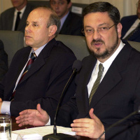 Polícia Federal indicia ex-ministros Mantega e Palocci e outras cinco pessoas