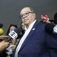 Líder diz que caminhoneiros querem voltar ao trabalho, mas intervencionistas que buscam derrubar o governo não deixam
