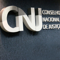 Conselho Nacional de Justiça (CNJ) intimou os desembargadores Rogério Favreto, João Pedro Gebran Neto e o juiz federal Sérgio Moro