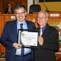 Professor do UniFOA, Otávio Mithidieri é homenageado por deputado pelos trabalhos desenvolvidos para idosos na Instituição