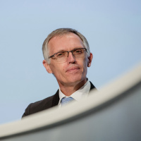 Fiat Chrysler finds new merger partner in Carlos Tavares