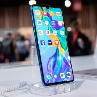 US delivers hammer blow to Huaweis expansion hopes