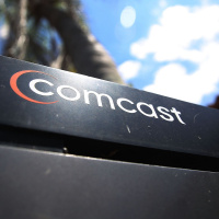 Comcast raises financing for Fox deal 