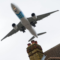 UK government backs Heathrow expansion 