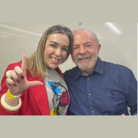 Campanha de Lula diz que fotos com Roberta Luchsinger não indicam relação pessoal