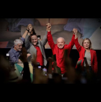 Evento do PT tem críticas a Trump e família Bolsonaro e apoio a Alexandre de Moraes