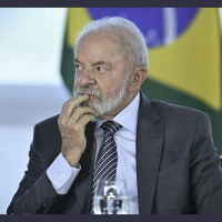 Lula diz que BRICS tem legitimidade para liderar sistema multilateral de comércio