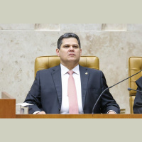 Alcolumbre adia votação da PEC que cria aposentadoria especial para agentes comunitários de saúde