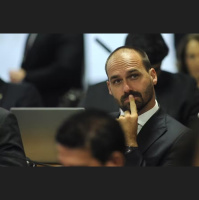 Eduardo Bolsonaro diz que trabalha para que senadores que foram aos EUA não encontrem diálogo