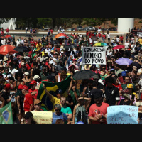 Manifestantes se reúnem pelo país contra projeto de anistia e PEC da Blindagem