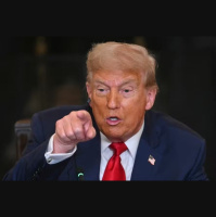 Trump diz que militares dos EUA atingiram embarcação da Venezuela carregada com drogas