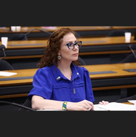 Justiça adia novamente decisão sobre extradição de Carla Zambelli