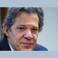 Haddad diz que Lula está disposto a conversar com Trump, mas sem relação de insubordinação
