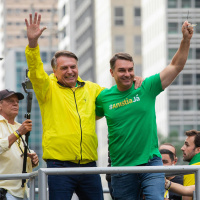 Após decisão, OAB pede que Moraes assegure comunicação entre Flávio e Jair Bolsonaro