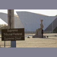 STF forma maioria para autorizar pagamento de parte de penduricalhos a magistrados