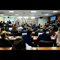 CPMI do INSS aprova convites para ouvir Galípolo e Campos Neto