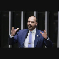 Eduardo Bolsonaro agradece sanções contra esposa de Moraes e minimiza denúncia da PGR