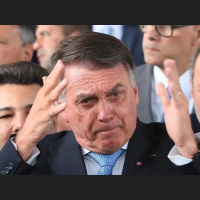 Michelle Bolsonaro diz que ex-presidente passa bem após cirurgia e já faz fisioterapia